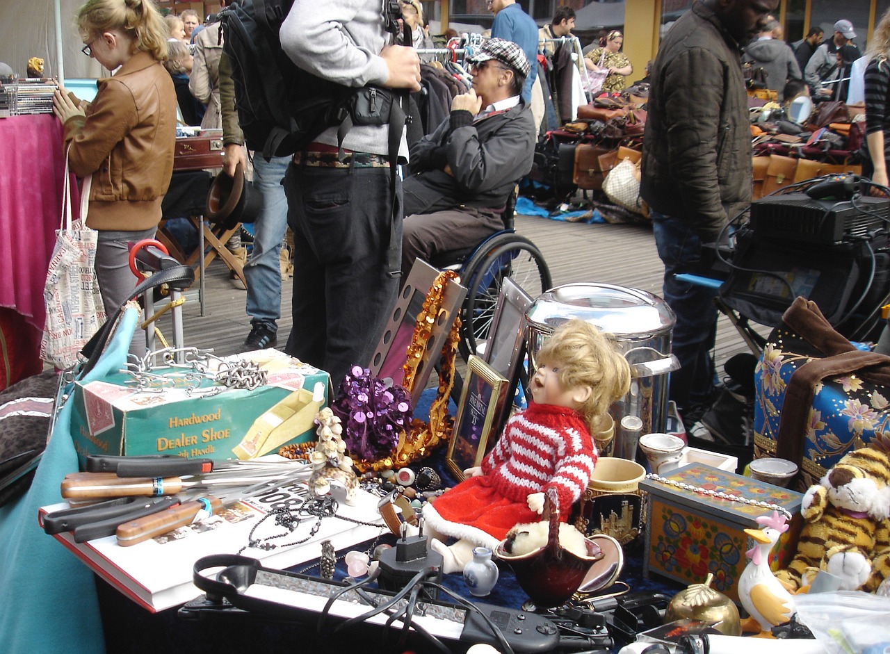 flea market, puppet, vintage center west, Grazer Hinterhof- und Gartenflohmarkt